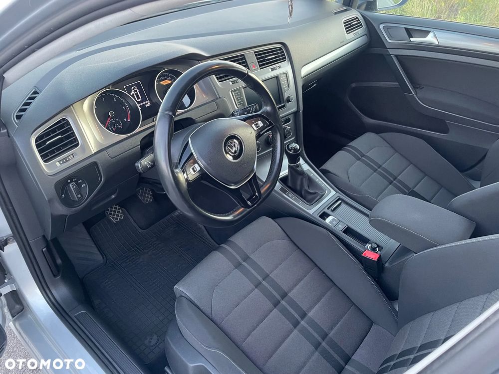 Volkswagen Golf 1.6 TDI BlueMotion Trendline - 5