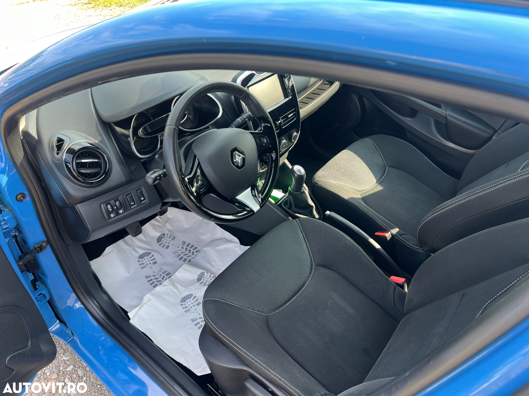 Renault Clio (Energy) dCi 90 Start & Stop INTENS - 9