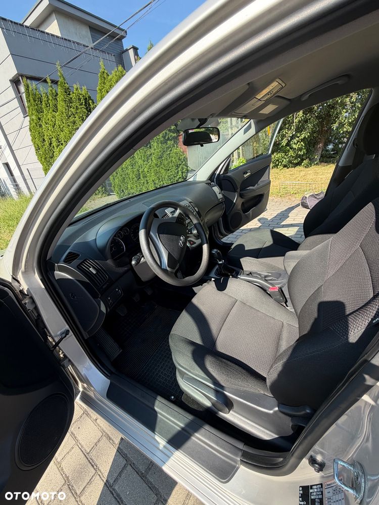 Hyundai i30 1.4 Comfort EU5 - 9