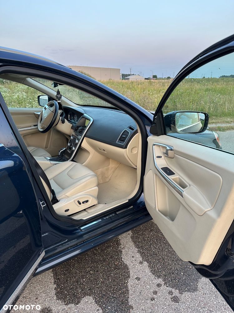 Volvo XC 60 T5 Drive-E Momentum - 26