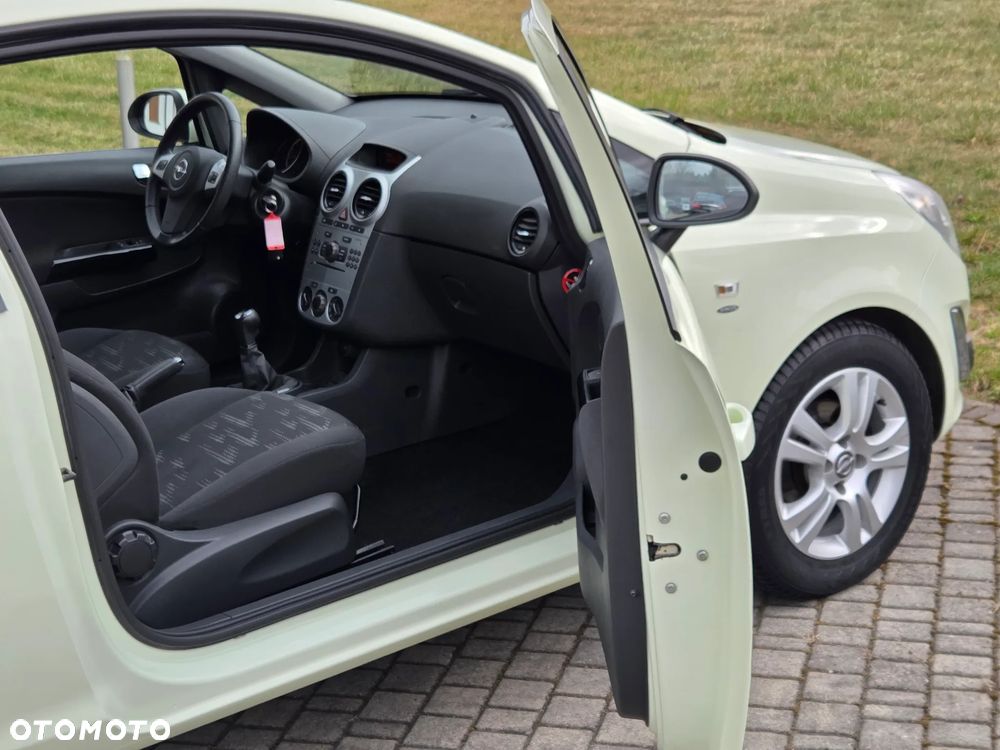Opel Corsa 1.4 16V Satellite - 20