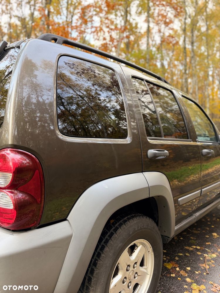 Jeep Liberty 3.7 4x4 - 11