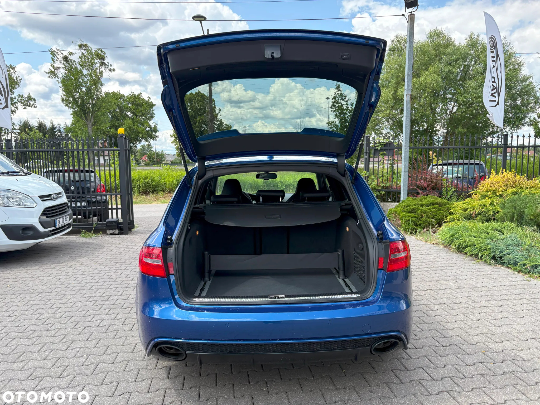 Audi RS4 Standard - 17