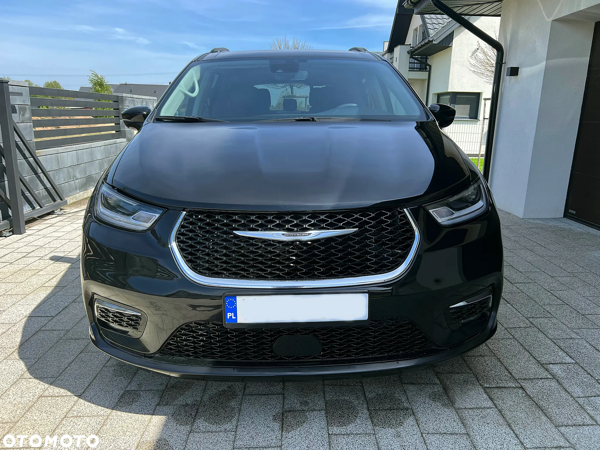 Chrysler Pacifica - 12