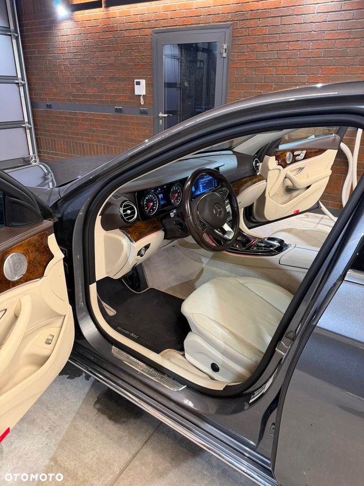 Mercedes-Benz Klasa E - 33