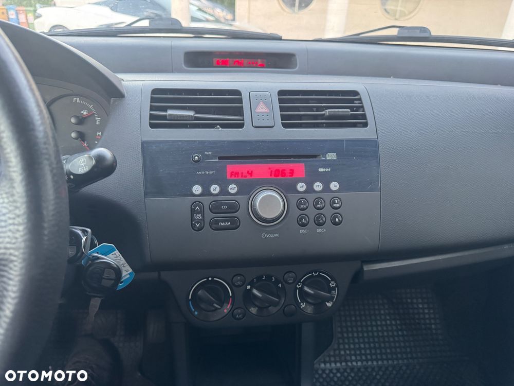 Suzuki Swift 1.3 Comfort dance - 12