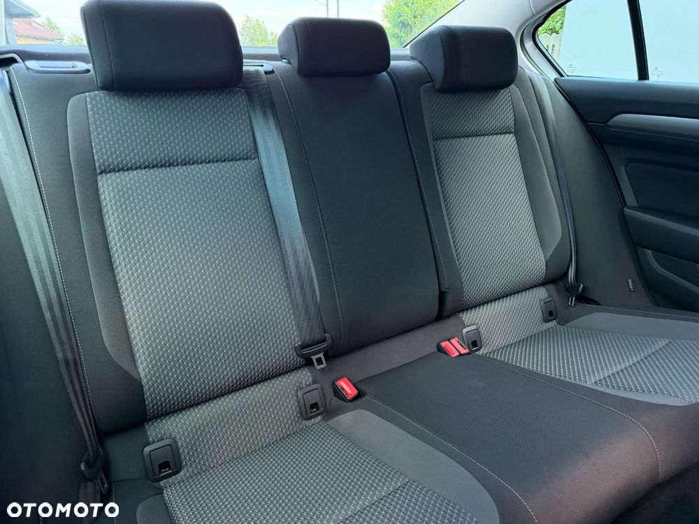 Volkswagen Passat 2.0 TDI EVO Elegance - 25