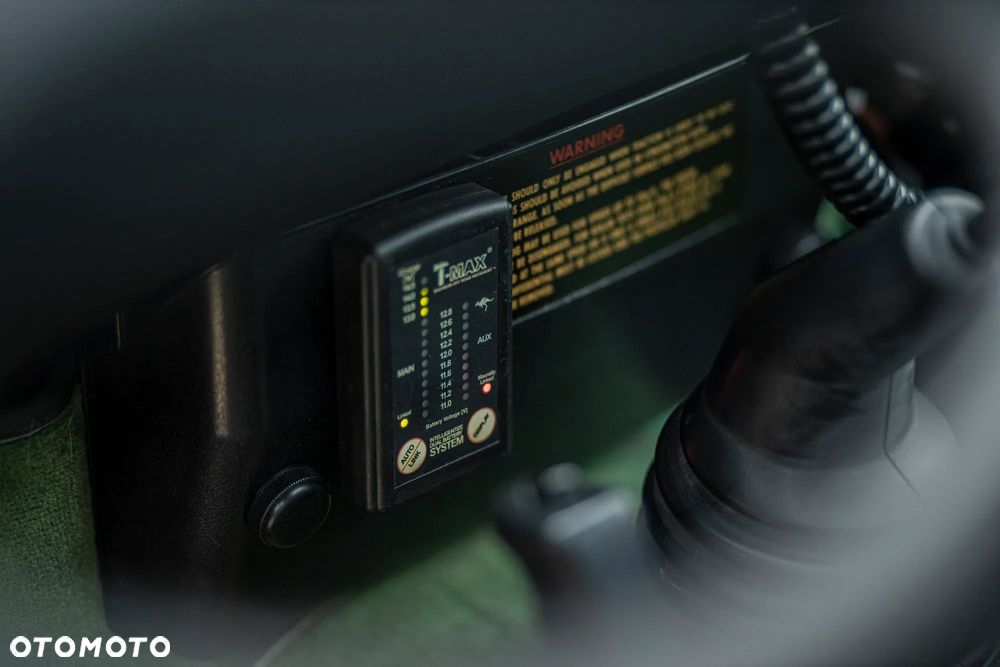 Land Rover Defender - 17