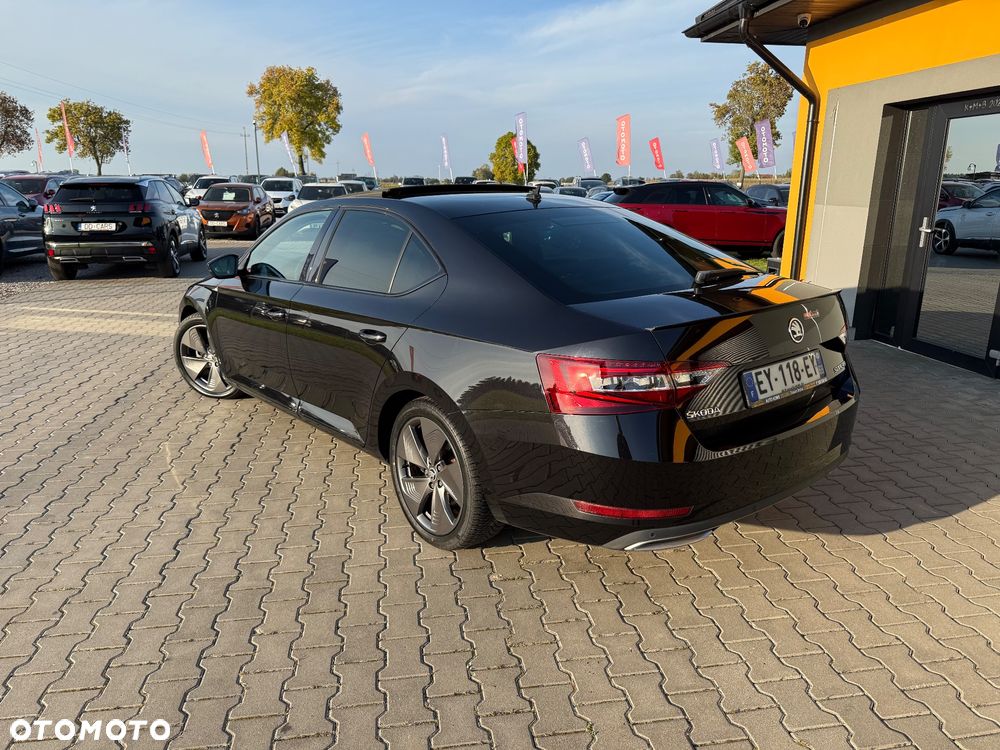 Skoda Superb 2.0 TDI Sportline DSG - 4