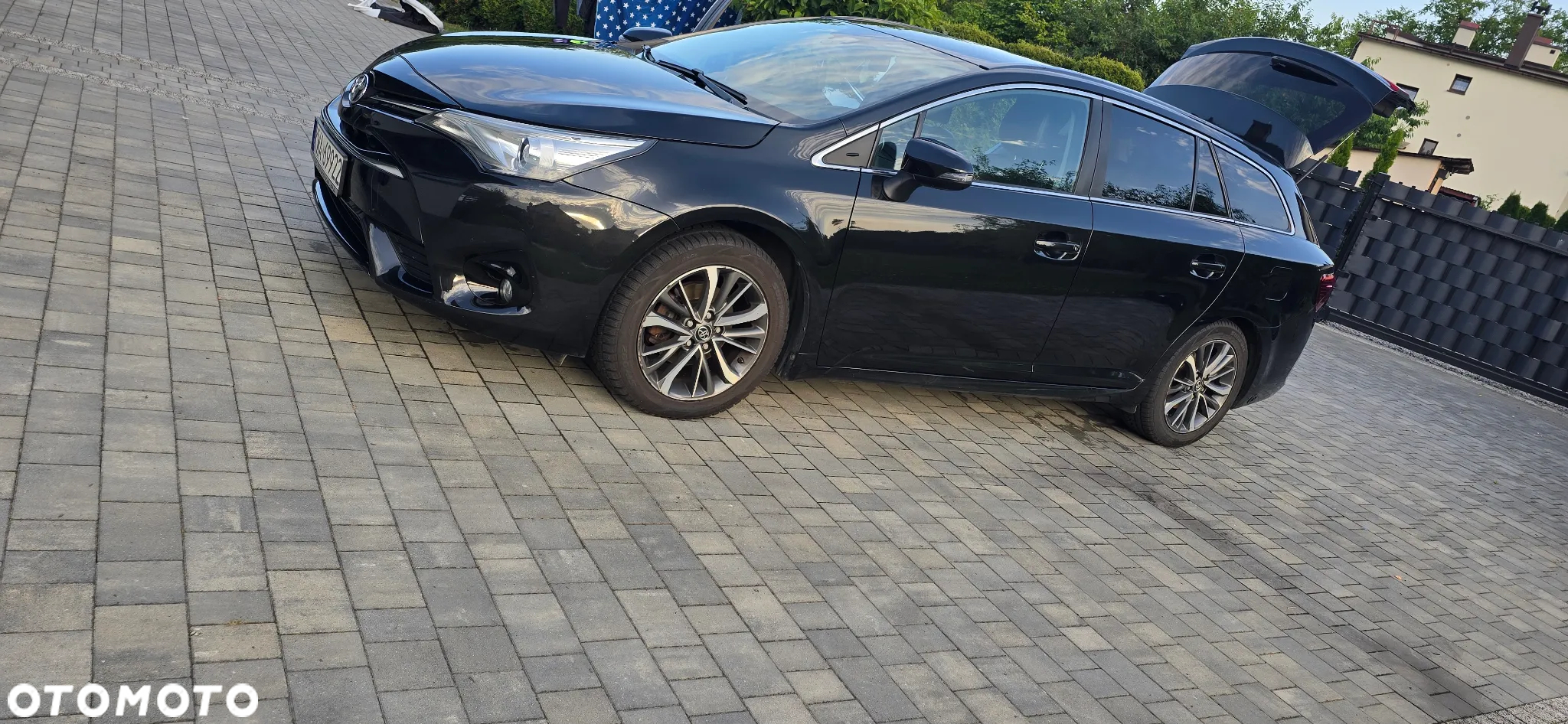 Toyota Avensis 1.8 Premium MS - 4
