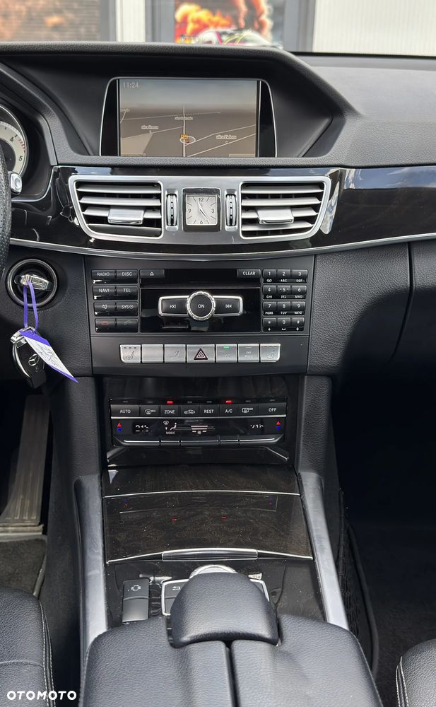 Mercedes-Benz Klasa E 250 BlueTEC 4Matic 7G-TRONIC Avantgarde - 26