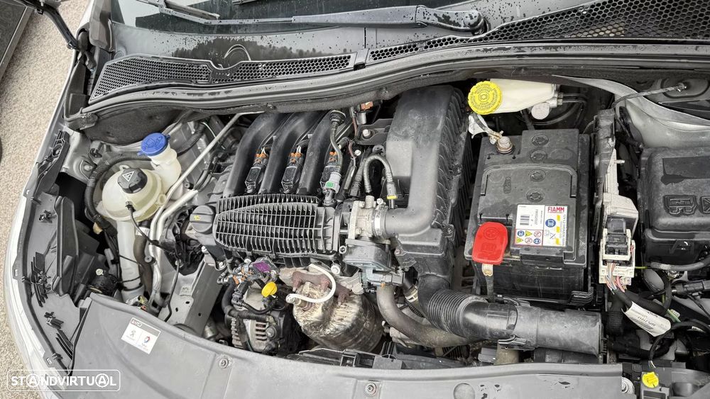 Peugeot 2008 1.2 PureTech Style - 40