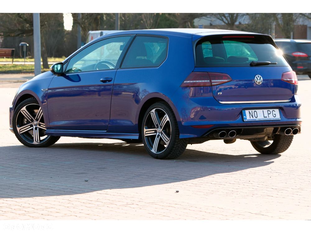 Volkswagen Golf - 2