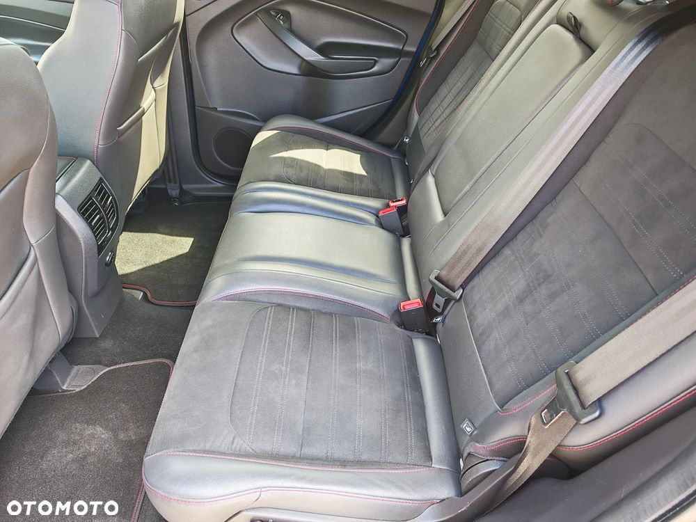 Ford Kuga 1.5 EcoBoost 2x4 ST-Line - 40