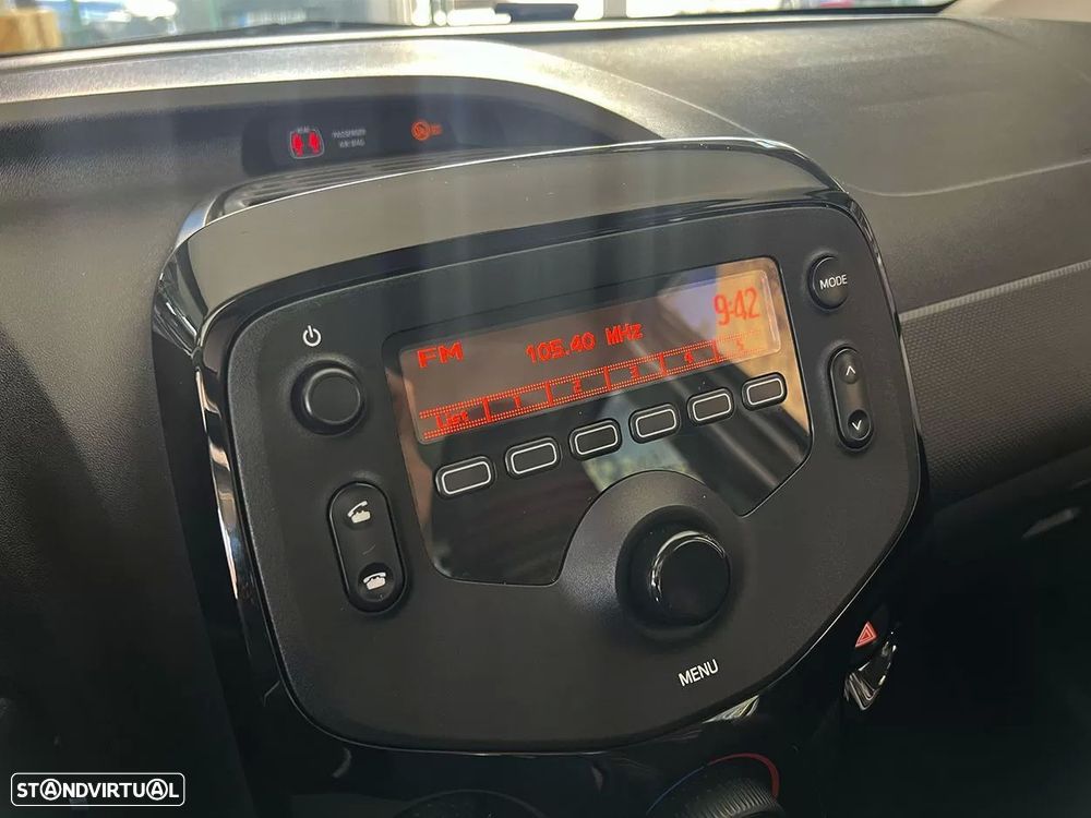 Citroën C1 1.0 VTi Feel S&S - 11