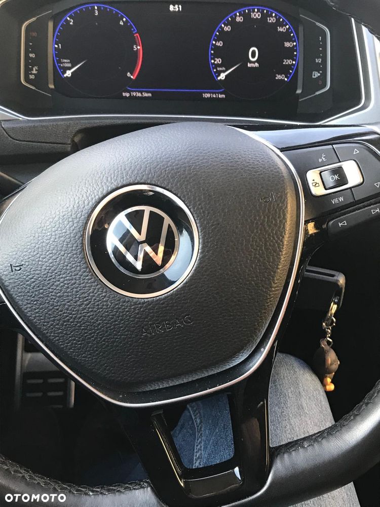 Volkswagen T-Roc - 4