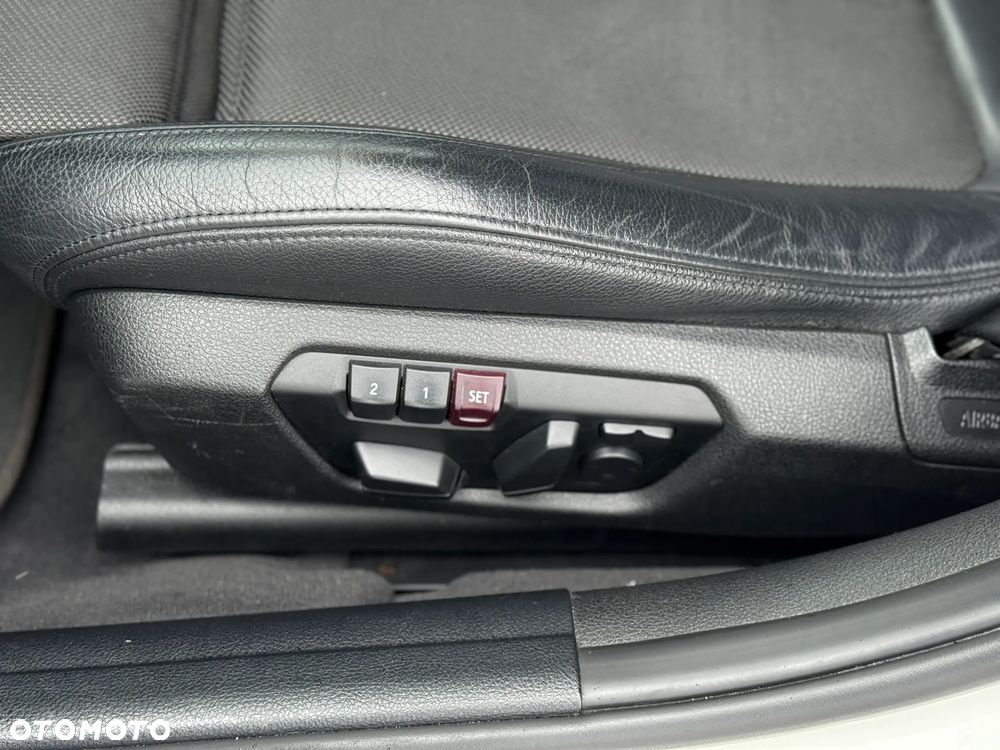 BMW Seria 3 320d xDrive Sport Line - 25