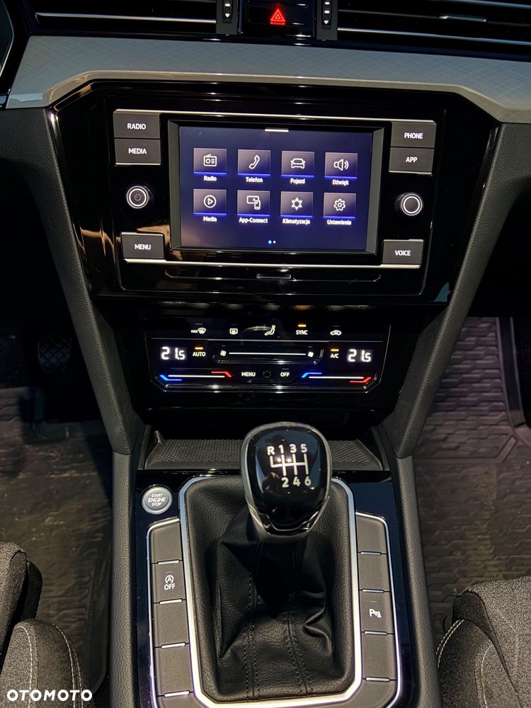 Volkswagen Passat - 23