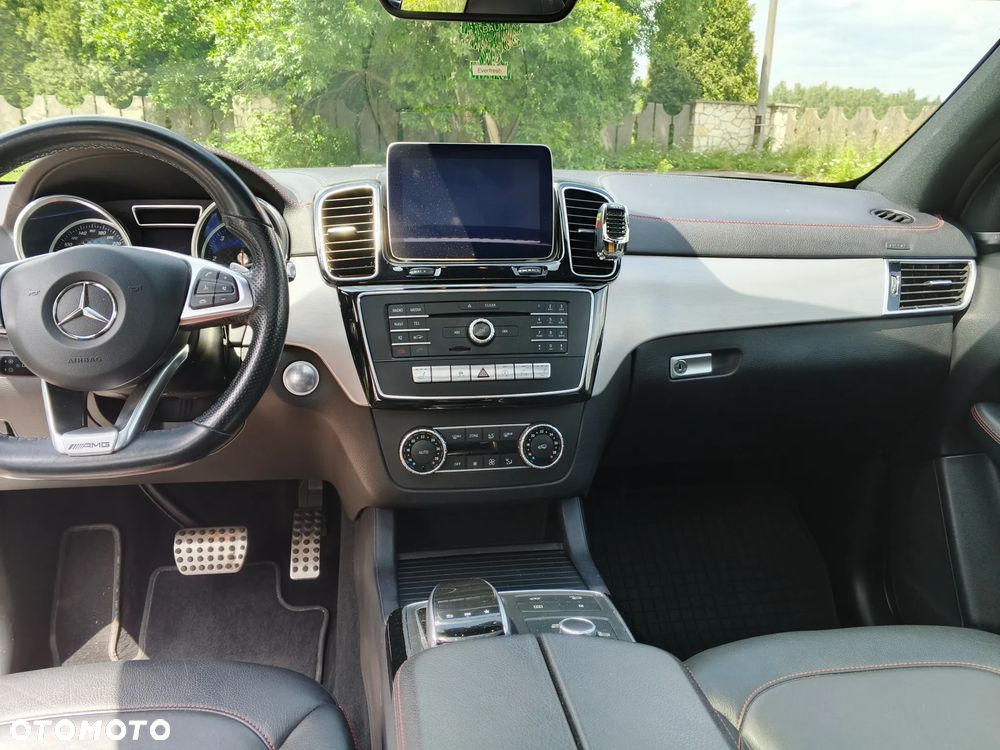 Mercedes-Benz GLE - 33