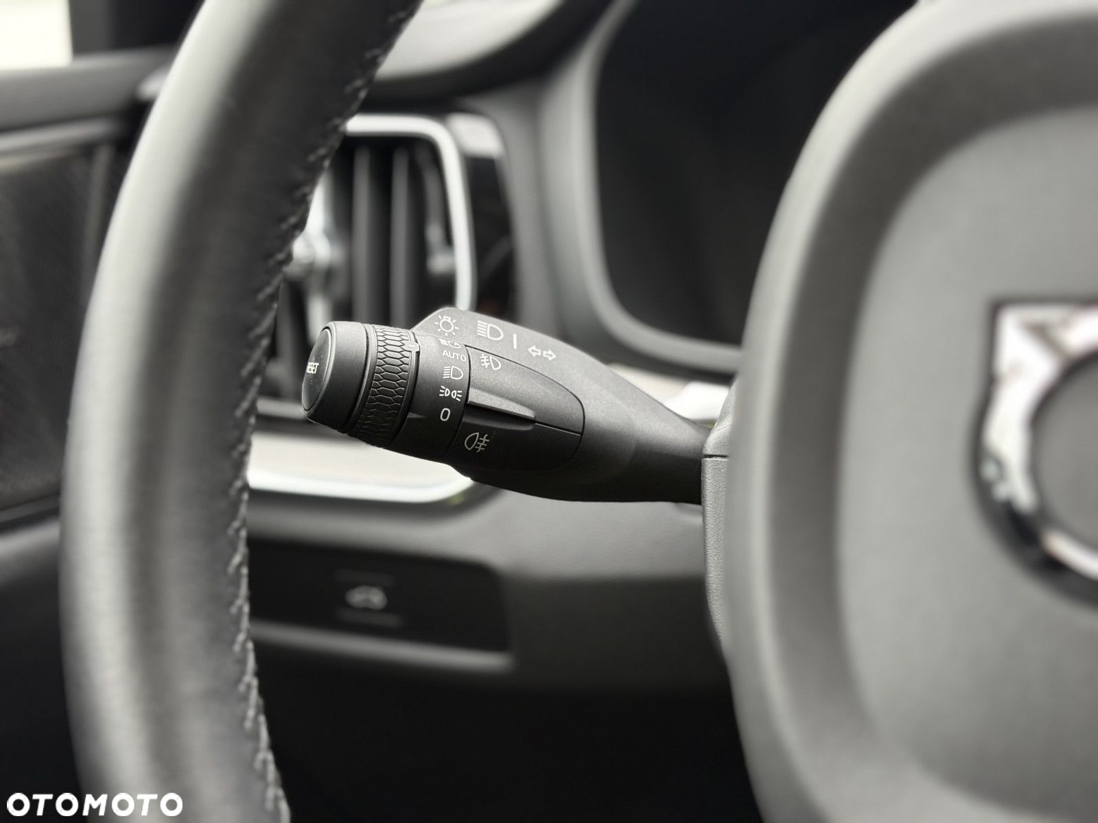 Volvo V60 Cross Country - 25