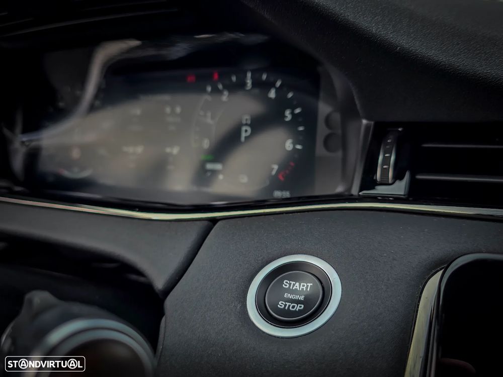 Land Rover Range Rover Evoque P300e R-Dynamic HSE - 32