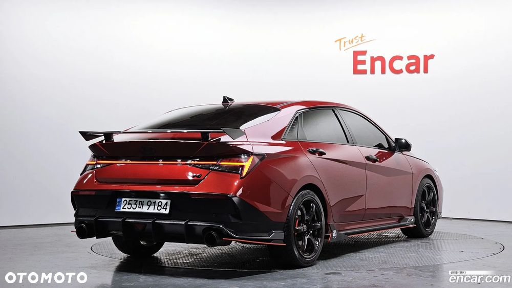Hyundai Elantra - 2