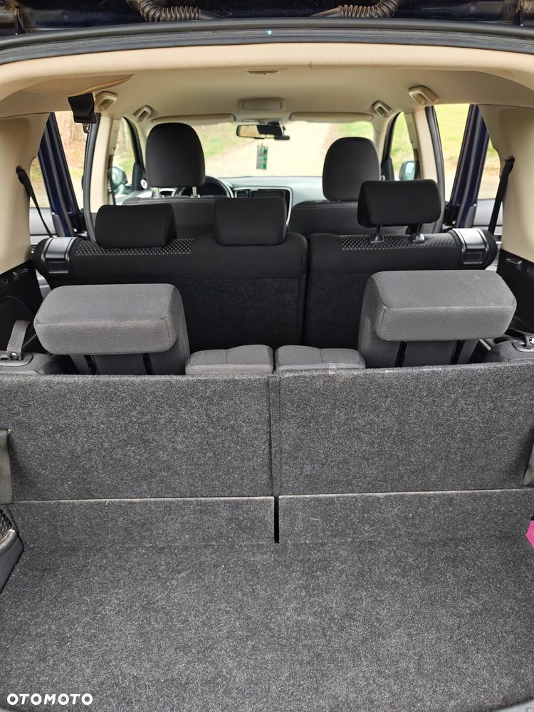 Mitsubishi Outlander 2.0 Intense + Navi 4WD CVT - 24