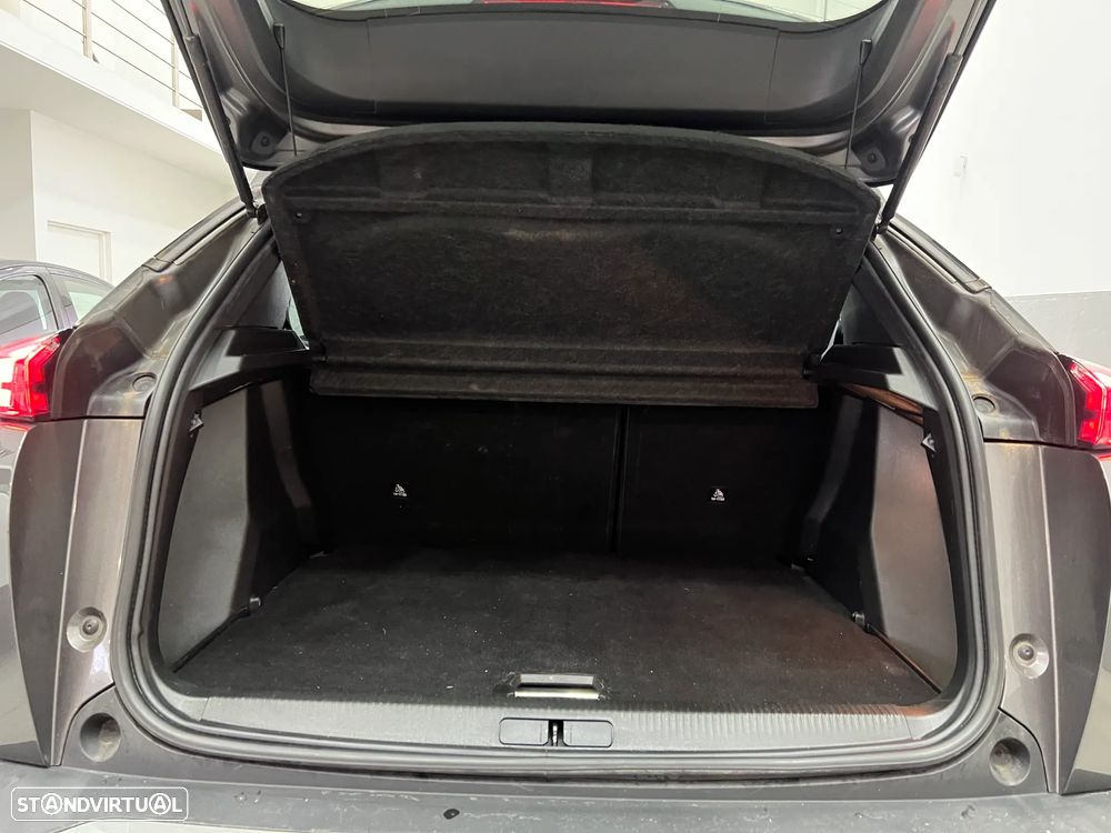 Peugeot 2008 1.2 PureTech Allure EAT8 - 19