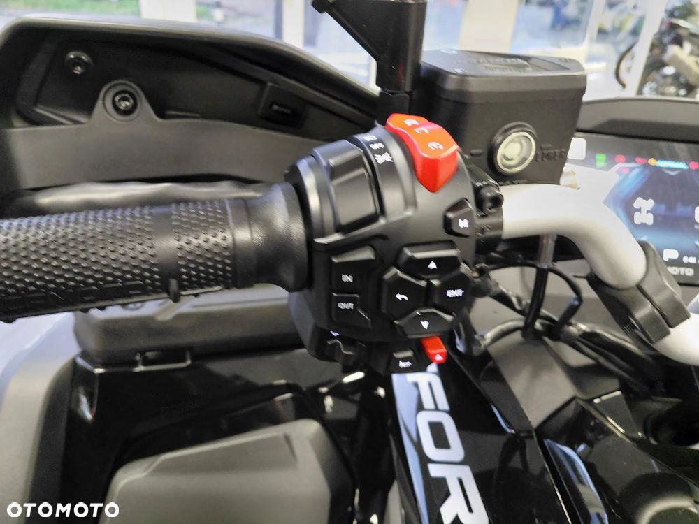 CFMoto CForce - 8