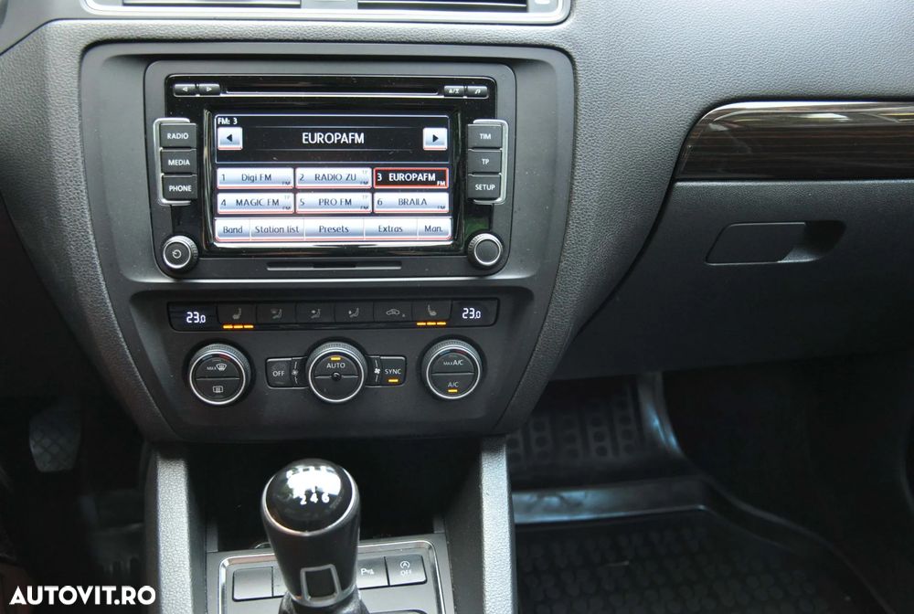 Volkswagen Jetta 1.2 TSI Comfortline - 13