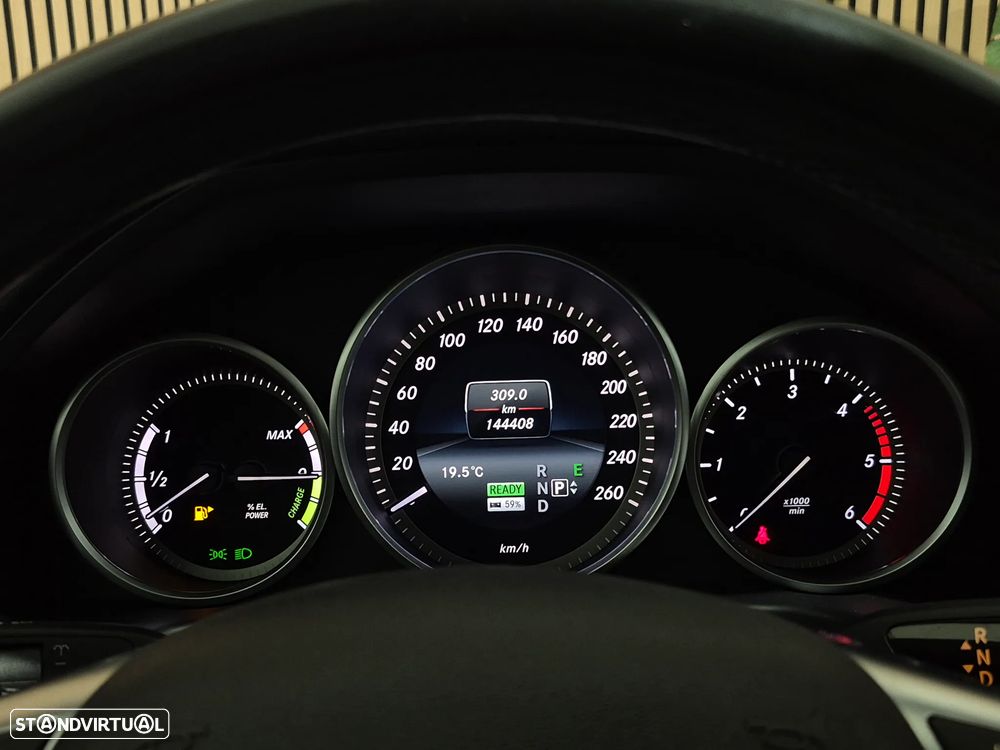 Mercedes-Benz E 300 Bluetec Hybrid Avantgarde - 42