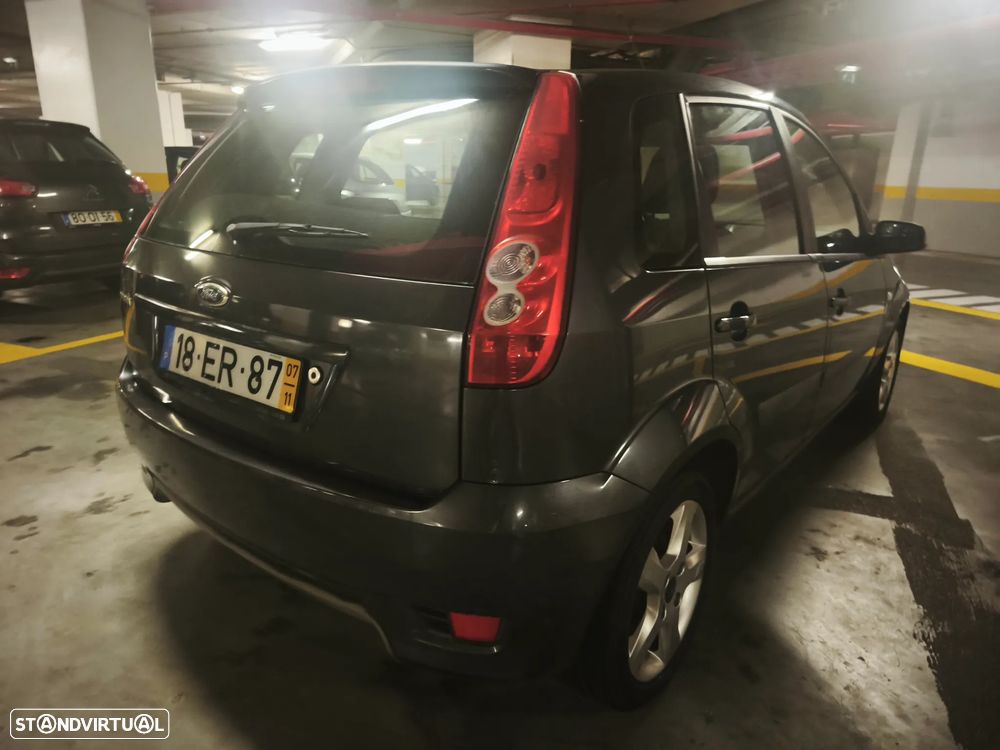 Ford Fiesta 1.25 Trend - 23