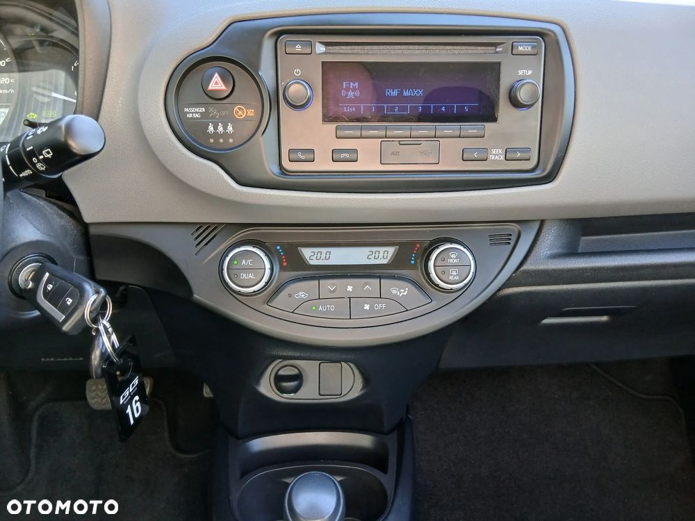 Toyota Yaris - 12
