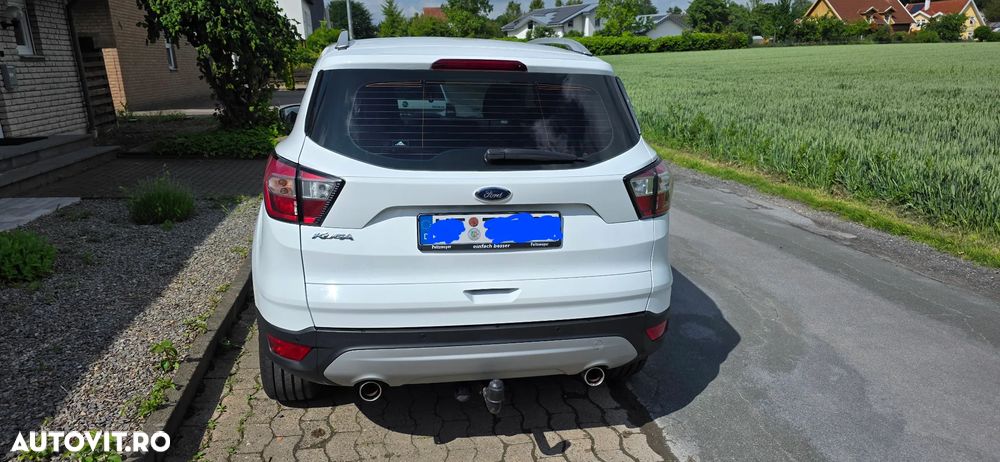 Ford Kuga 2.0 TDCi 2x4 Aut. Trend - 4