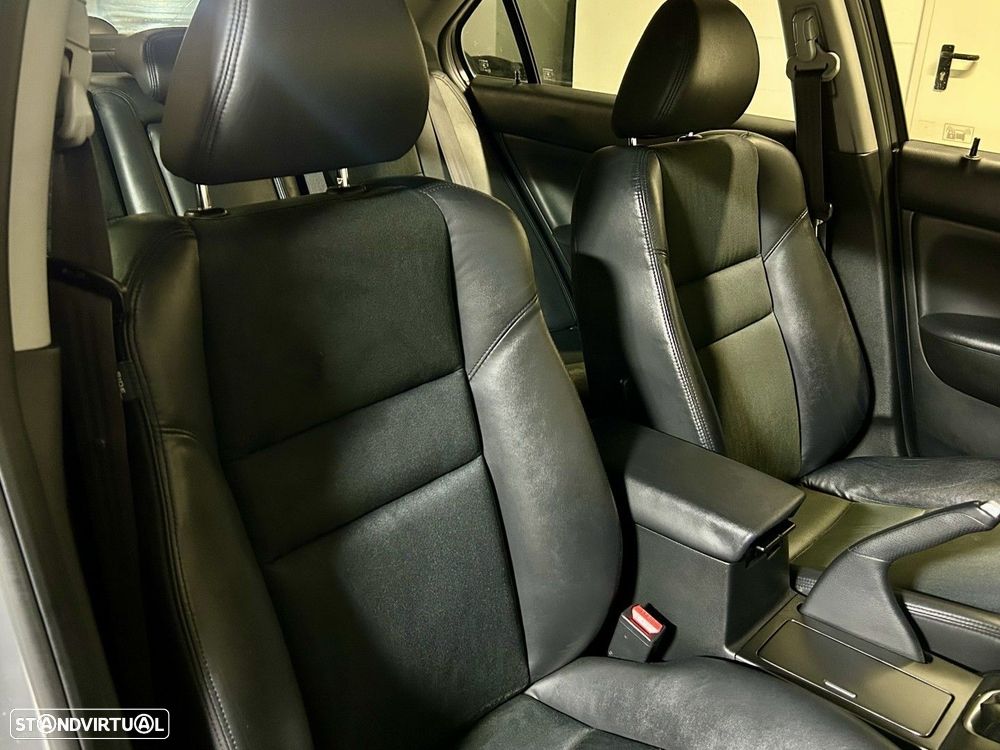 Honda Accord 2.0 Sport - 49