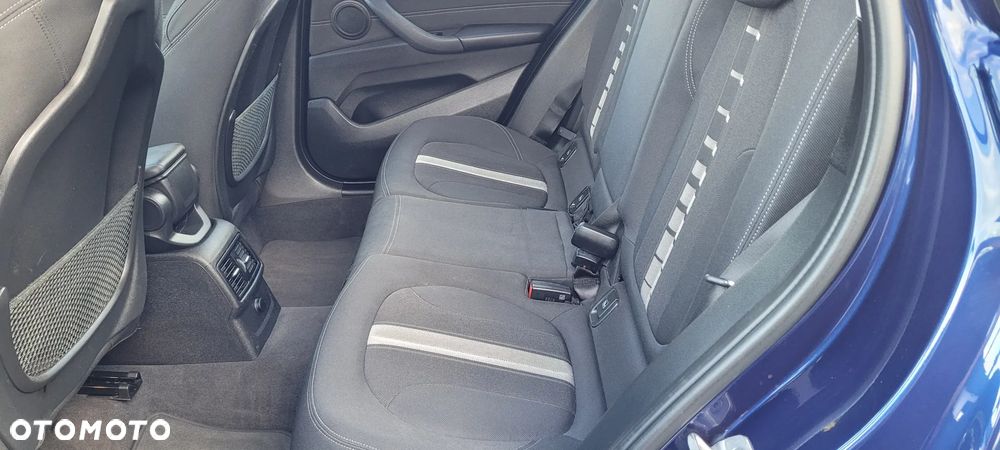 BMW X1 sDrive18d xLine - 23
