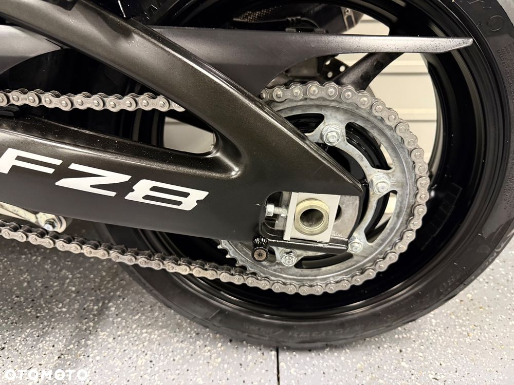 Yamaha FZ8 - 16