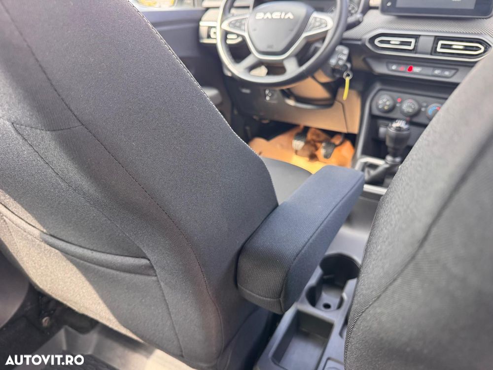 Dacia Logan TCe 90 MT6 Expression - 13