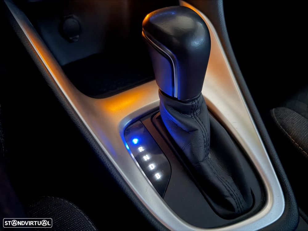 Toyota Yaris 1.5 HDF Comfort Plus - 12