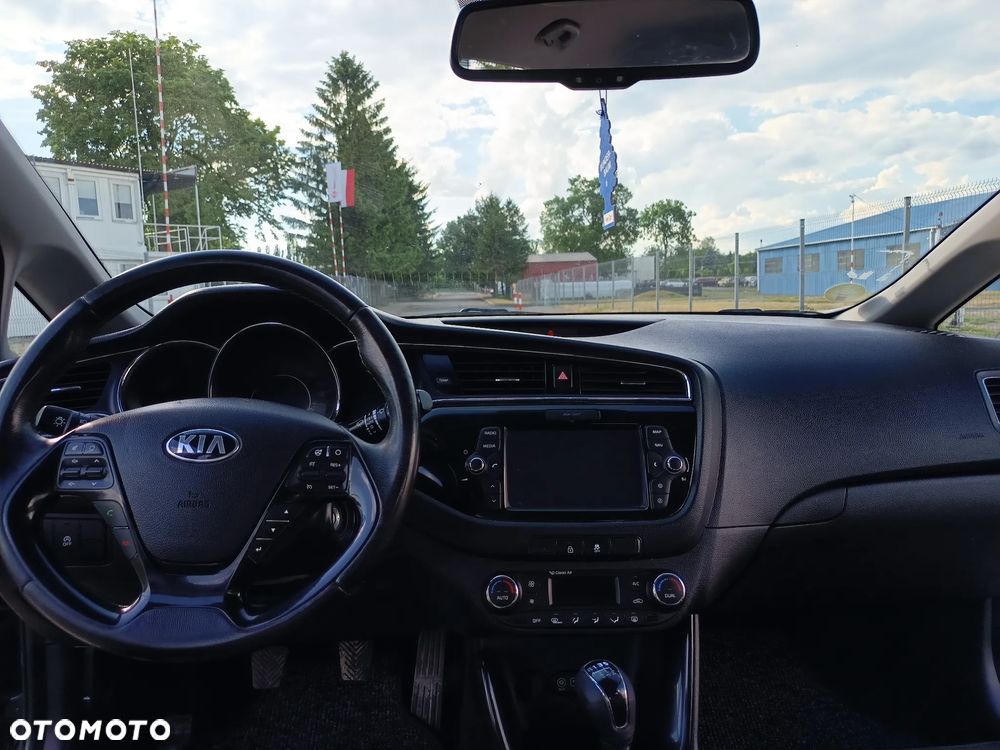 Kia Ceed - 8