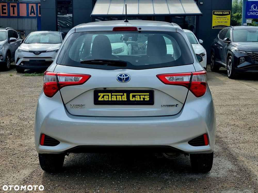 Toyota Yaris Hybrid 100 Active EU6 - 6