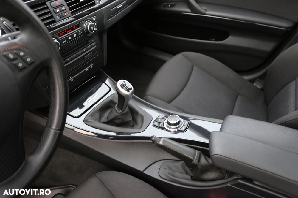 BMW Seria 3 320i Edition Exclusive - 12