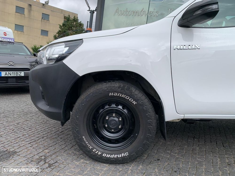 Toyota Hilux 2.4 D-4D 2WD CD - 11