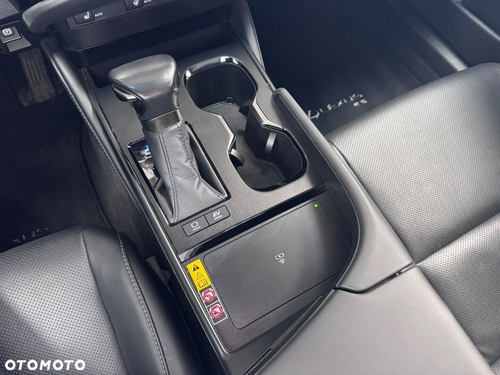 Lexus ES - 22