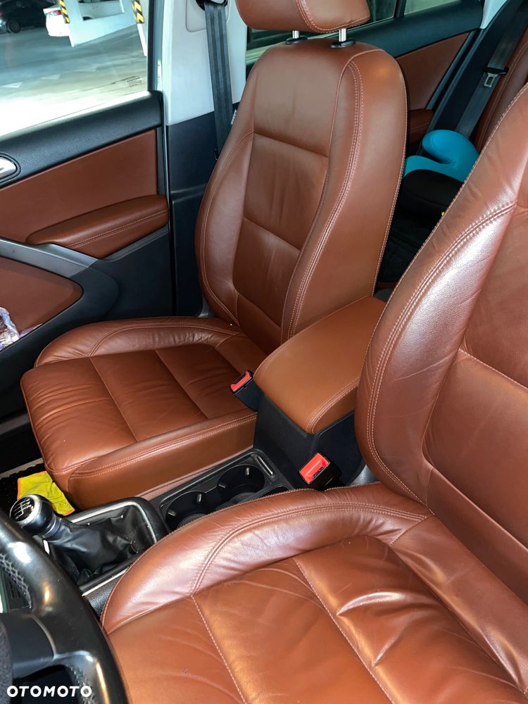 Volkswagen Tiguan - 8