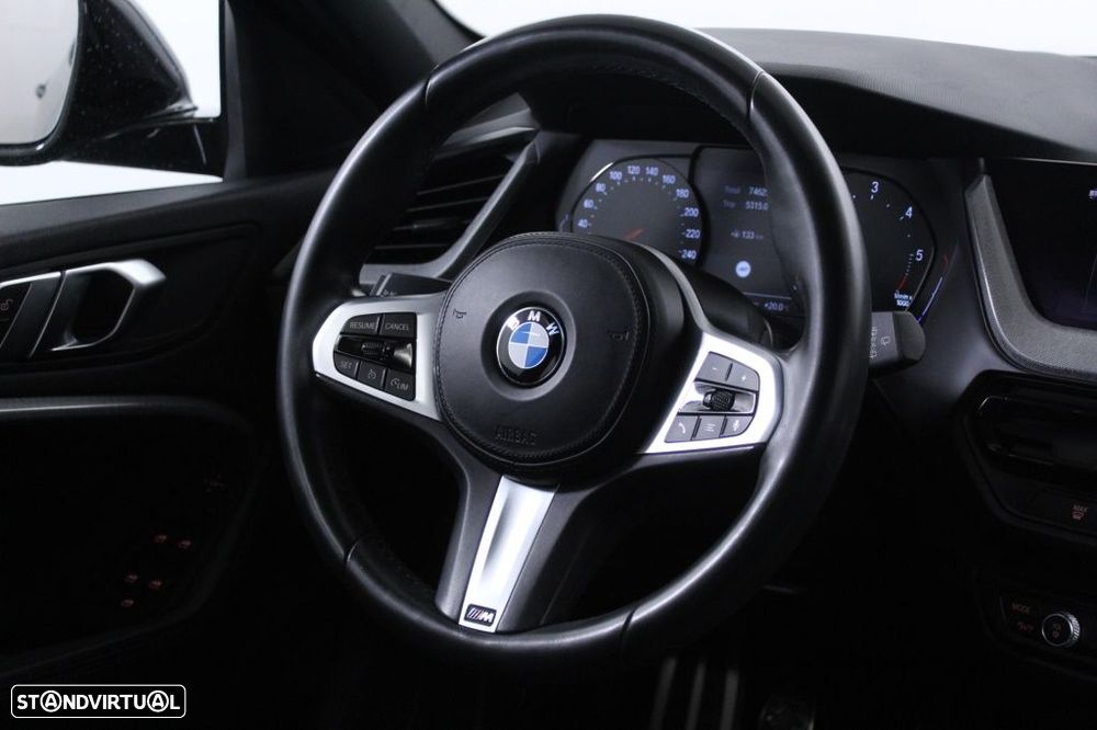 BMW 116 d Pack Desportivo M - 16