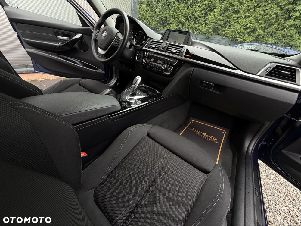 BMW Seria 3 320d Sport Line - 15