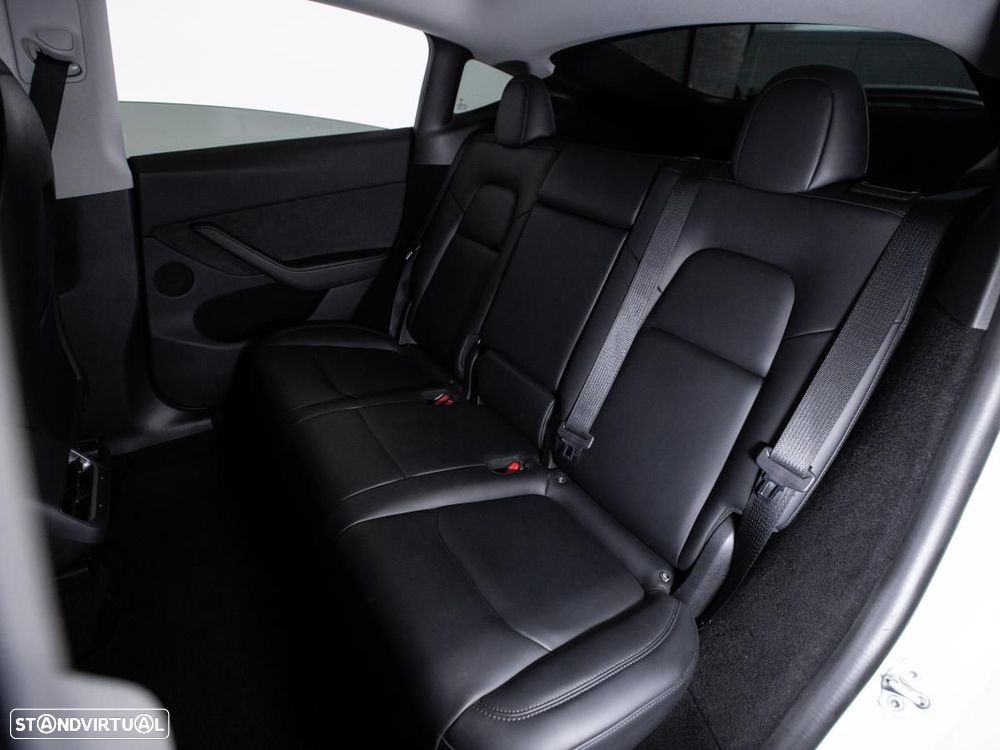 Tesla Model Y Performance Dual Motor AWD - 12