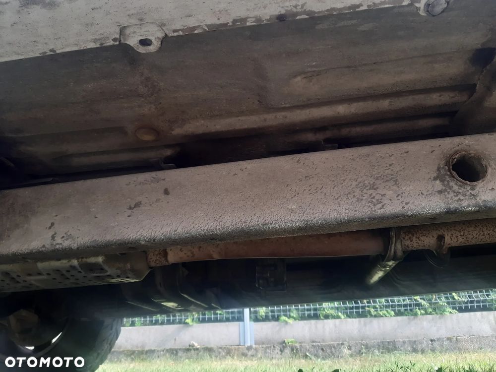 Suzuki Grand Vitara 2.5 V6 - 14