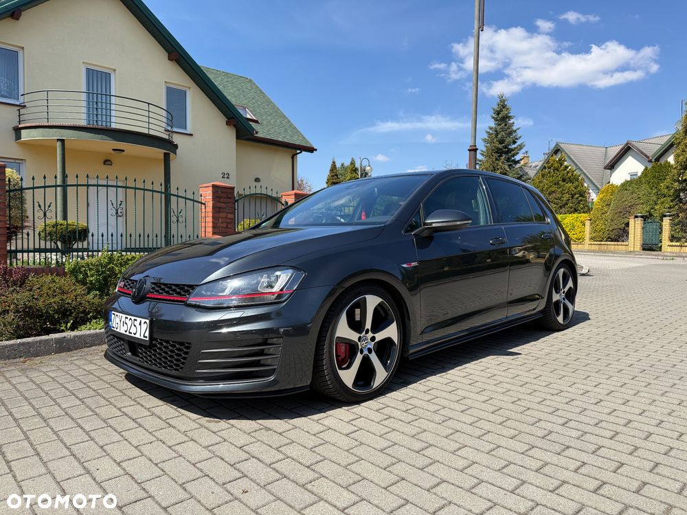 Volkswagen Golf - 16